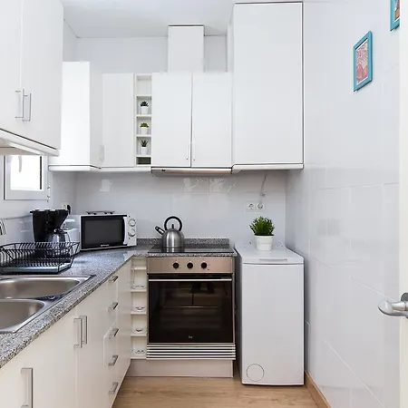 Lovely And Convenient Sagrada Familia Apartamento *