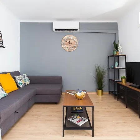 Lovely And Convenient Sagrada Familia Apartment